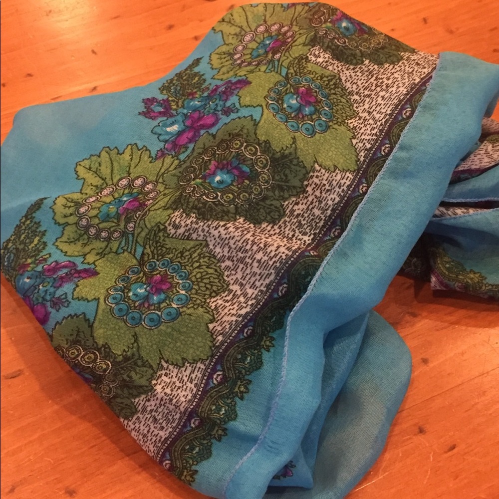 Oversized blue green floral scarf - Picture 4 of 8